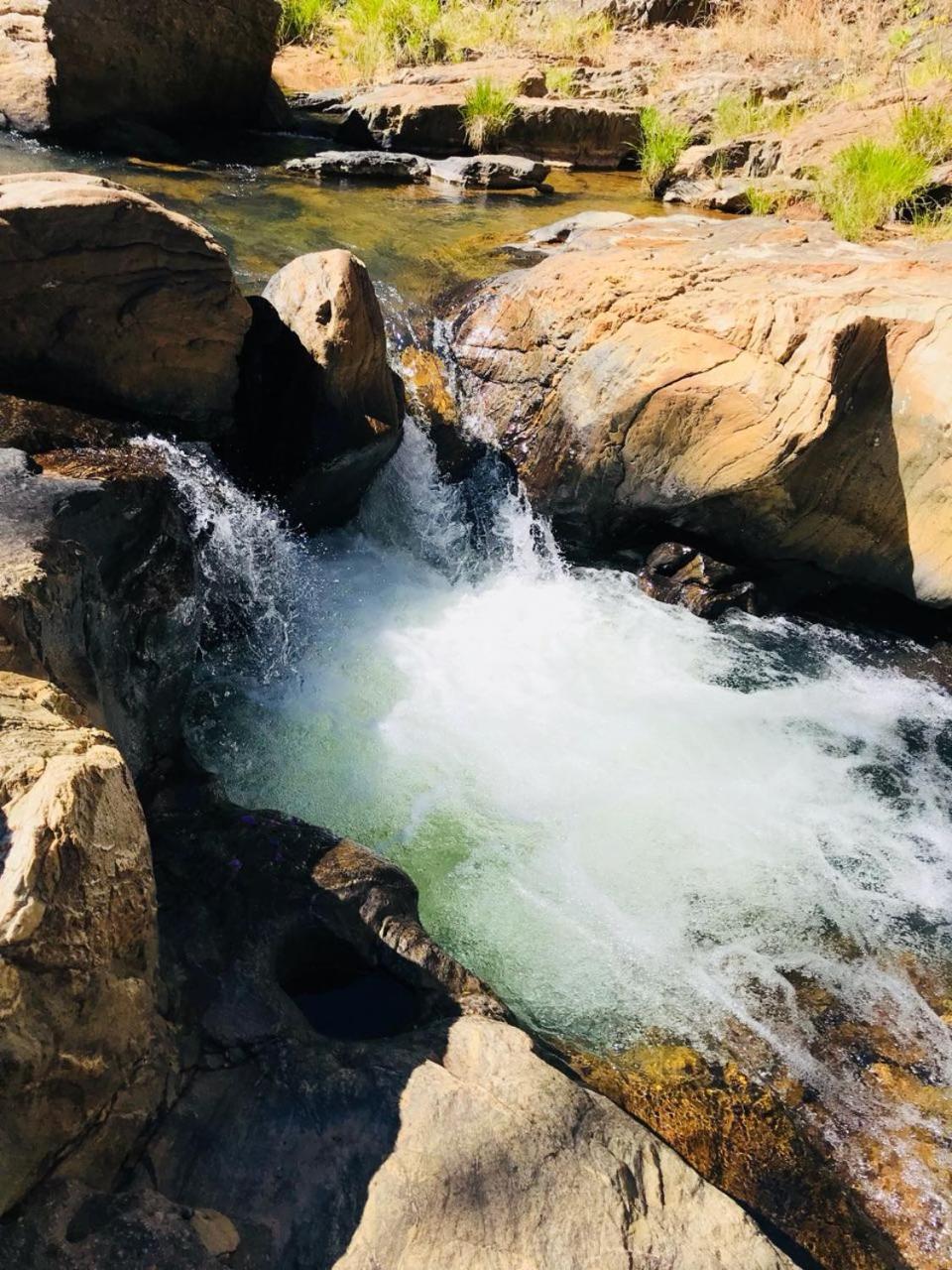 Pousada Cachoeira Do Lobo 贝洛哈里桑塔 外观 照片