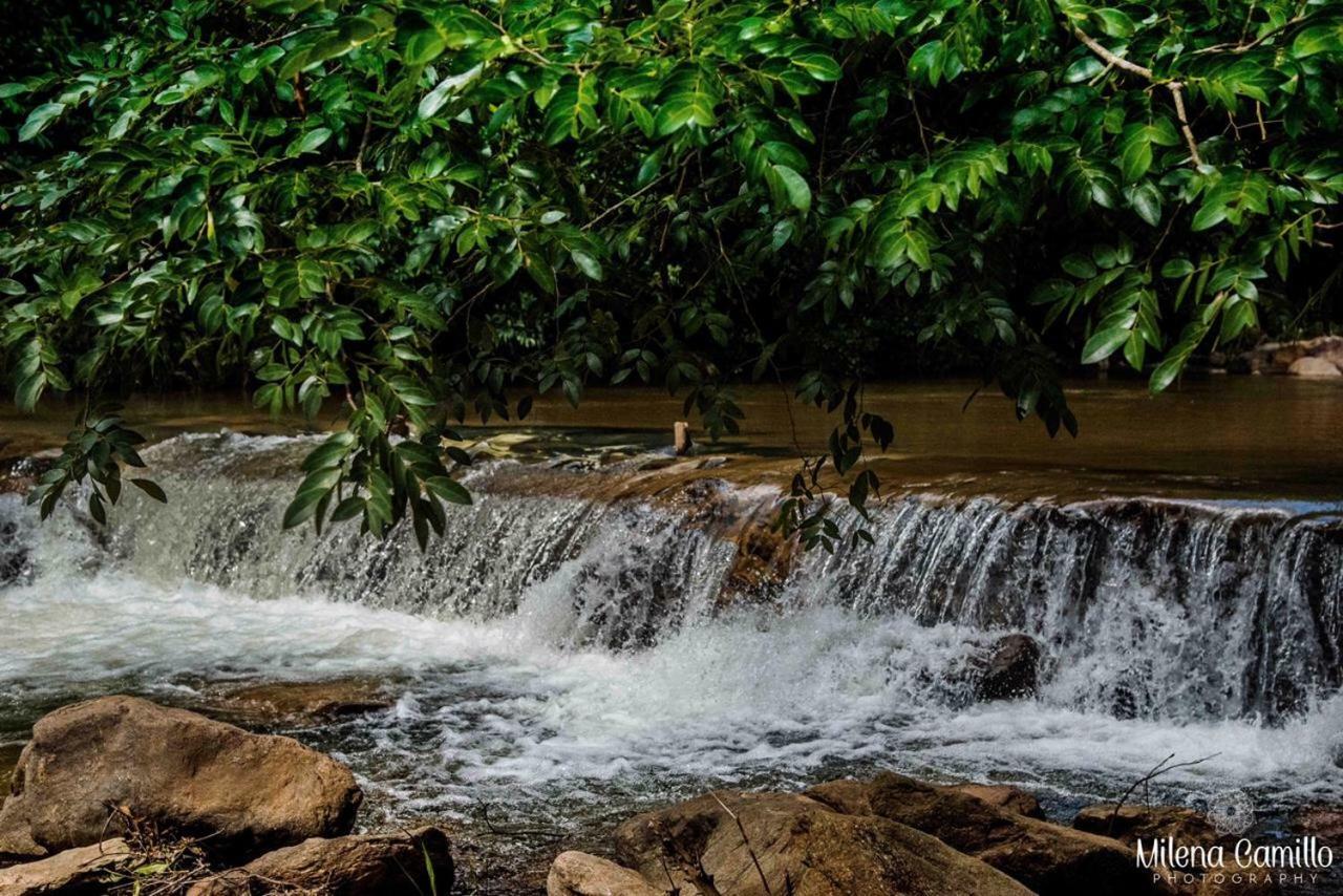 Pousada Cachoeira Do Lobo 贝洛哈里桑塔 外观 照片